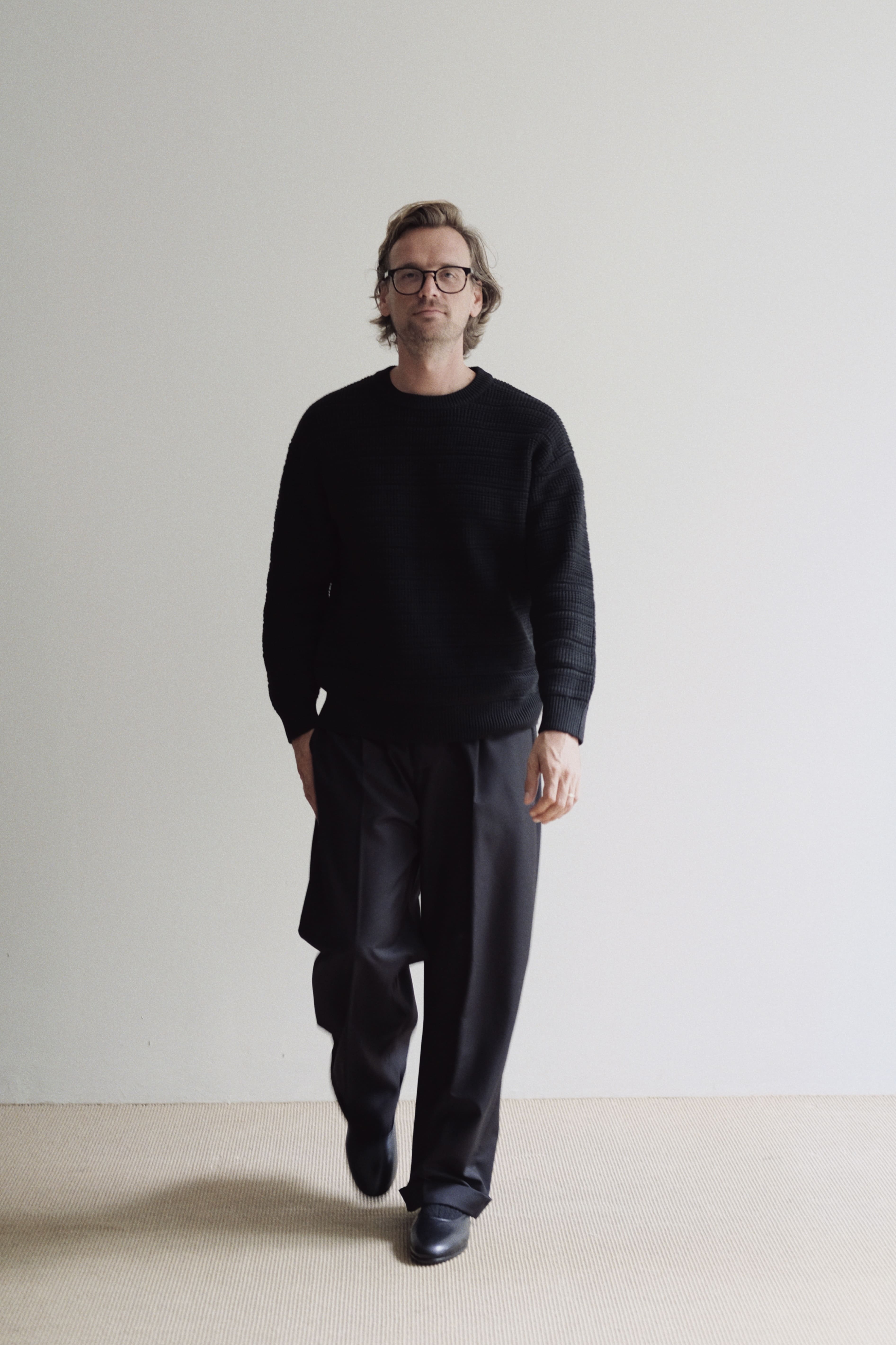 THOMSON SWEATER - BLACK 