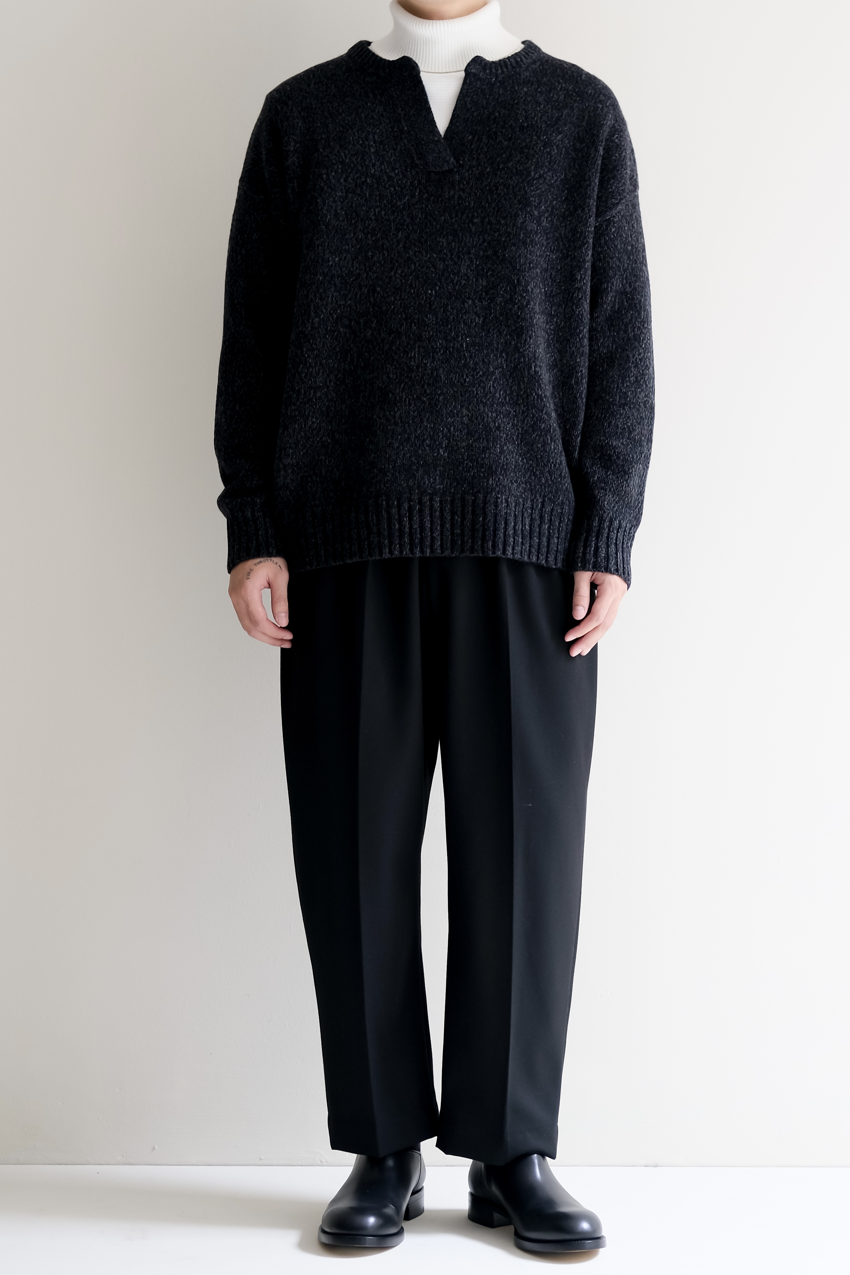 DAGNY SWEATER - BLACK 